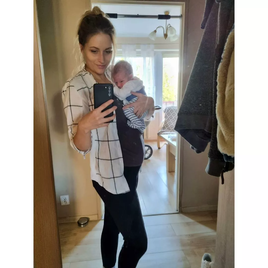 Zmysłowa wokalistka disco polo pokazała swoje ciało po ciąży! Uwagę zwraca jej cudowny brzuch!